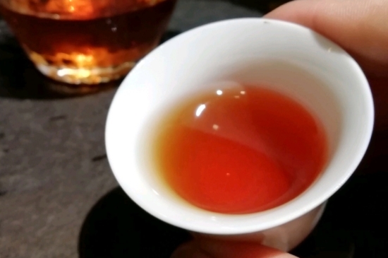 長期喝巖茶會(huì)上火嗎？巖茶這樣喝了容易上火！