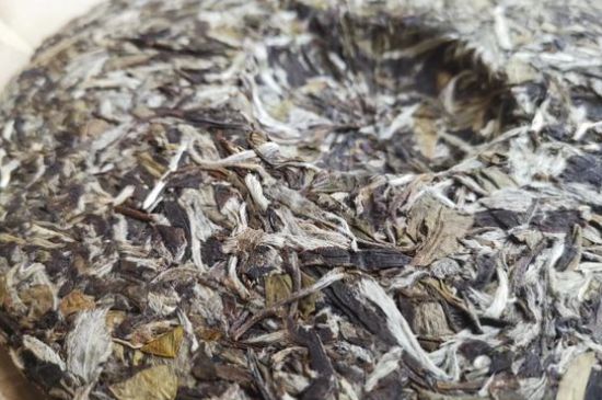 7年壽眉和2年白牡丹哪個(gè)好，老白茶壽眉與白牡丹的口感區(qū)別