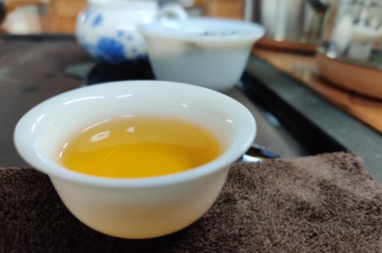 蜜蘭香好還是鴨屎香好，鳳凰單叢茶蜜蘭香和鴨屎香特點有哪些？