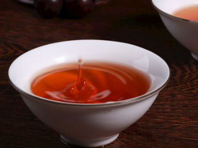 紅茶和綠茶的區(qū)別，常喝紅茶好還是綠茶好？